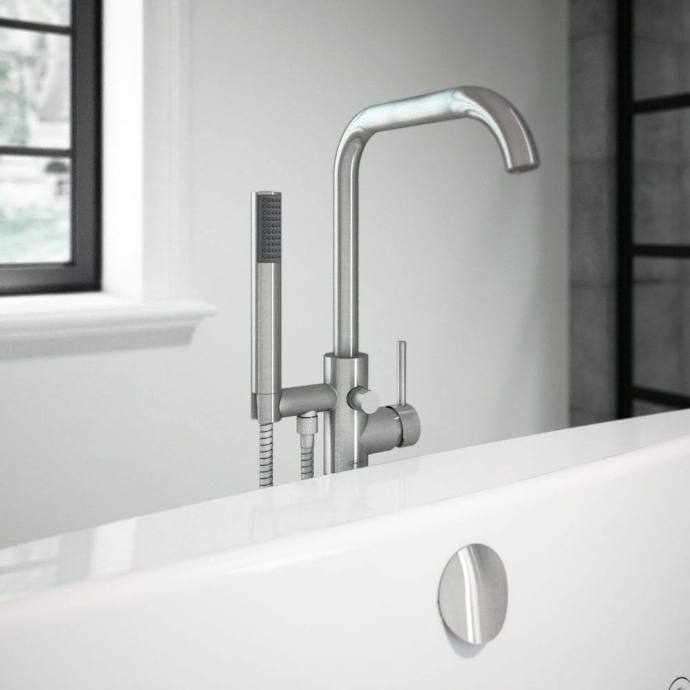 Freestanding Tub Filler in Chrome L6811