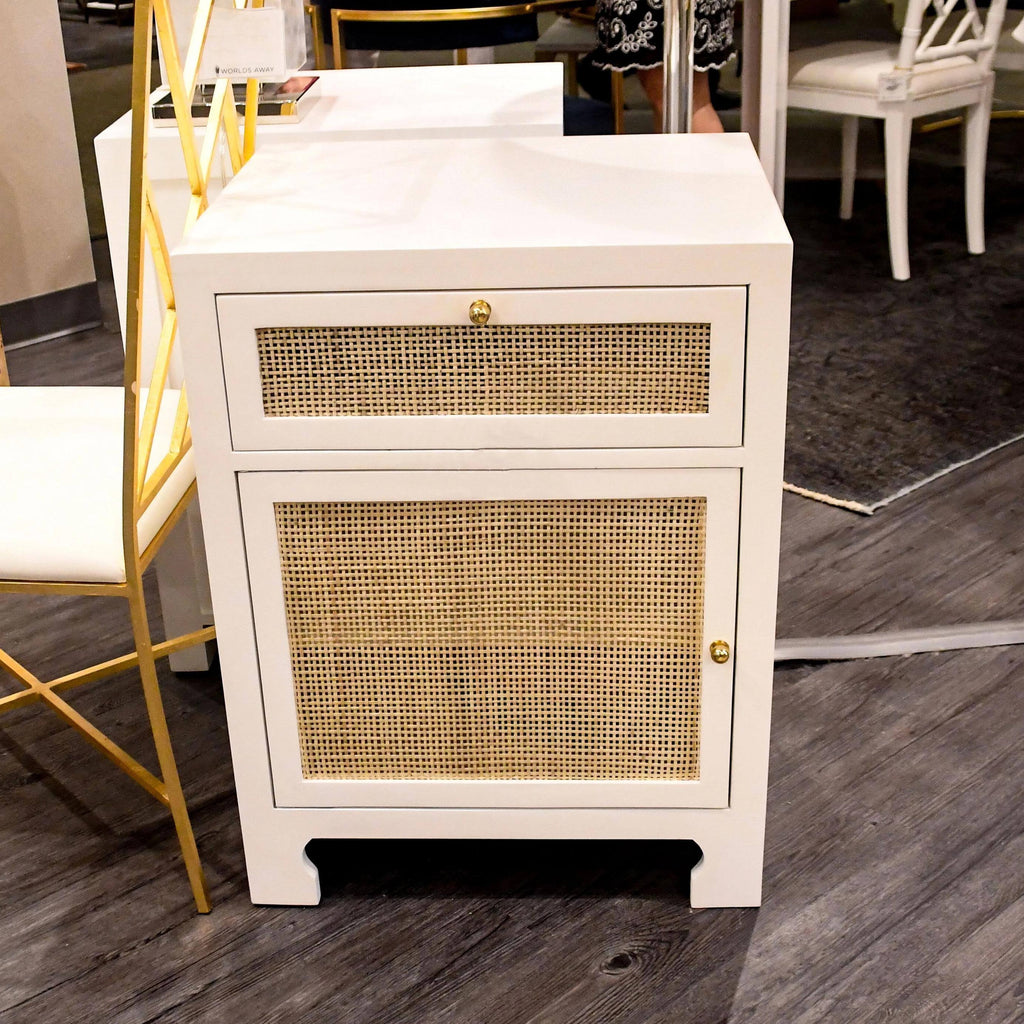 White Cabinet G8604