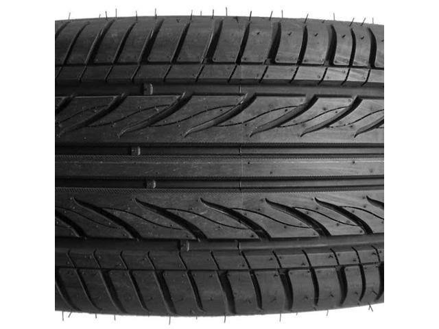 225/35R19 Tire P637937
