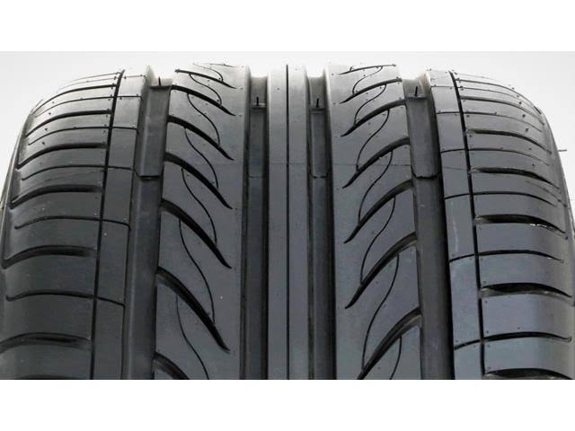 225/35R19 Tire P637937